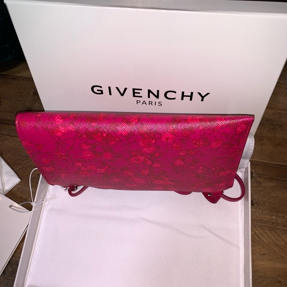 Givenchy Antigona Leather Crossbody Pouch - Picture 7 of 8